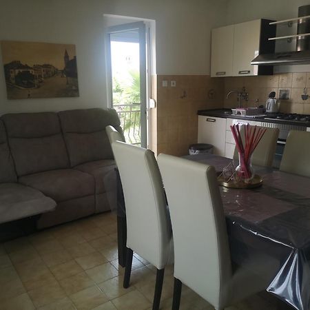 Apartments Peloza Porec Exterior photo
